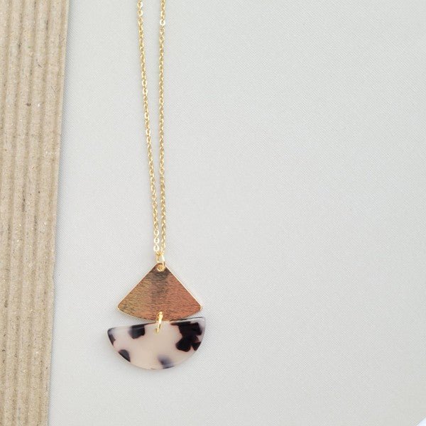 Ava Blonde Tortoise Necklace - p3 Boutique