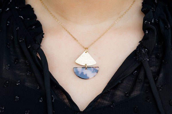 Ava Blonde Tortoise Necklace - p3 Boutique