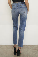 HIGH RISE GIRLFIRNED JEANS - p3 Boutique