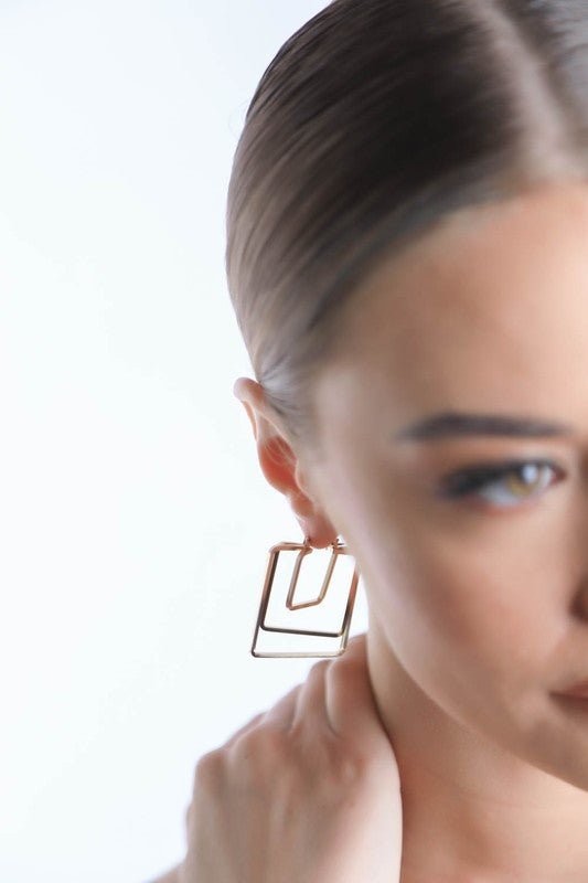 MINIMAL GOLD SQUARE CUT OUT EARRINGS - p3 Boutique